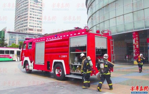 商場起火?消防演練!