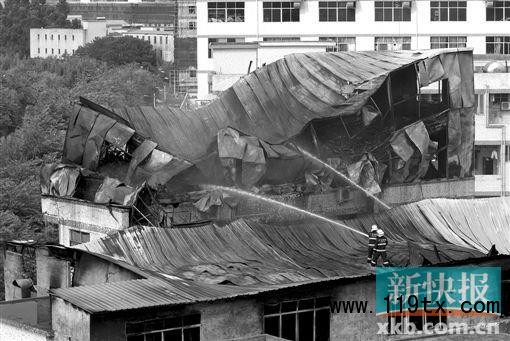 廣州白云區(qū)一家具廠失火被燒8小時(shí) 無(wú)人傷亡