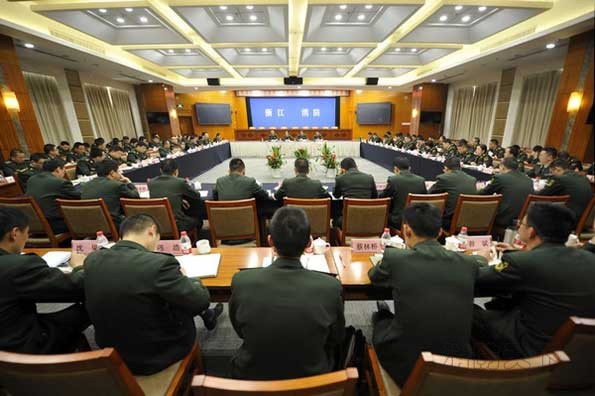 王新建政委就貫徹落實(shí)部局深入推進(jìn)冬防工作電視電話會(huì)議精神強(qiáng)調(diào):堅(jiān)定信心 全力以赴 采取超常舉措 發(fā)揚(yáng)攻堅(jiān)克難作風(fēng) 集全警之力堅(jiān)決確保“三個(gè)不發(fā)生”