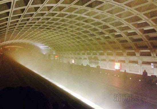 美國華盛頓一處地鐵站冒出濃煙，已確認(rèn)有一人喪生