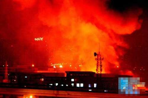 大連市金州區五一路桃園小區附近一液化氣站發生爆炸現場