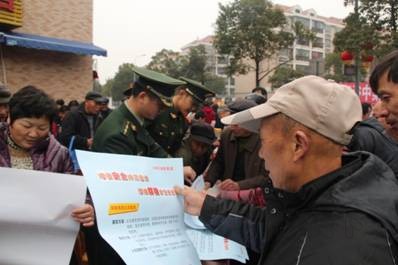 浦東支隊官兵深入轄區(qū)社會福利院、敬老院等場所,開展消防安全宣傳教育