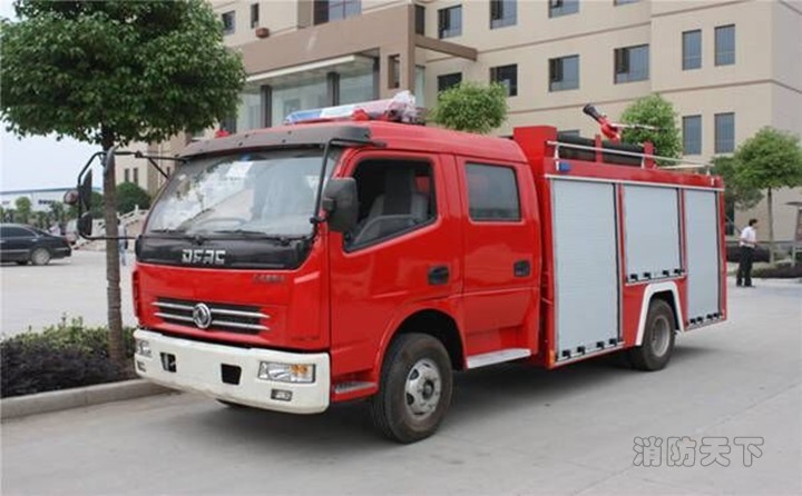 東風(fēng)消防車 4噸消防車 多利卡消防車 水罐消防車 東風(fēng)消防車 4噸消防車 多利卡消防車 水罐消防車