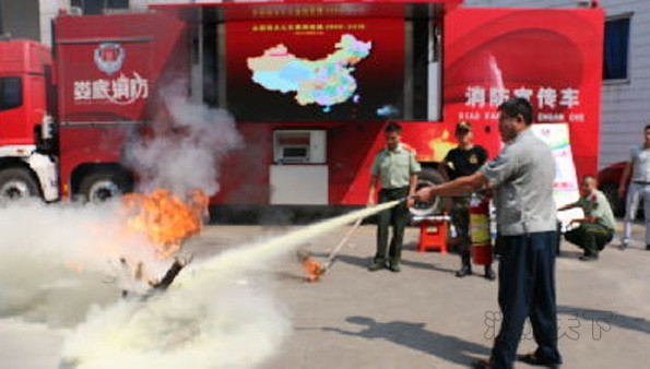 漣源消防宣傳車進鄉(xiāng)鎮(zhèn)企業(yè)