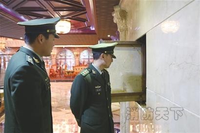 近日,城陽(yáng)區(qū)公安消防大隊(duì)組成多個(gè)檢查小組深入轄區(qū)賓館、飯店、洗浴、KTV等夜間營(yíng)業(yè)性場(chǎng)所開展消防夜查,扎實(shí)推進(jìn)火災(zāi)防控工作。