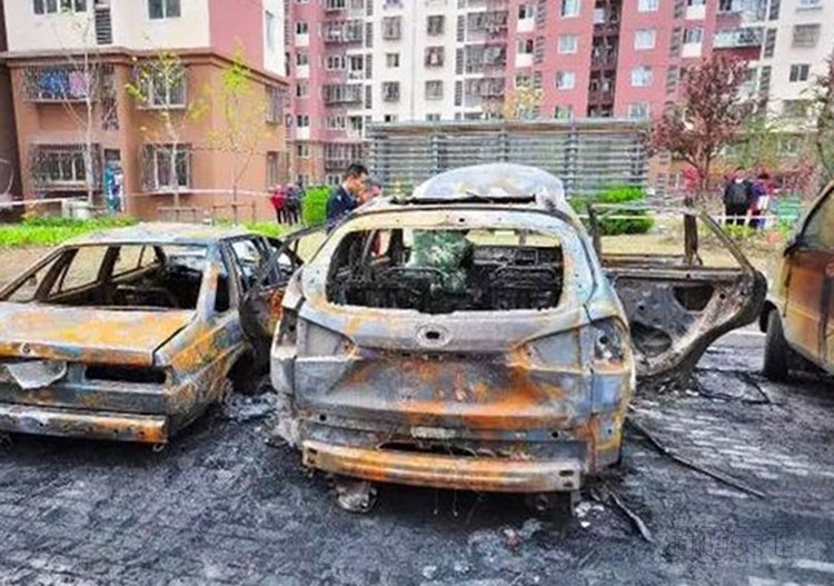 特斯拉車禍后起火 電動汽車安全性遭拷問！